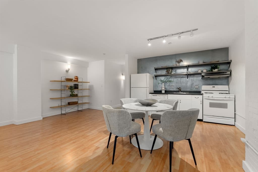Condominium at 42 Chauncy Street # 4C, Boston MA 02111, Boston, photo 12 of 34