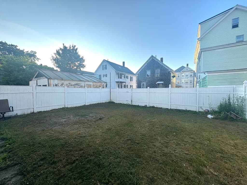 17 Social St, New Bedford MA 02744 photo 12
