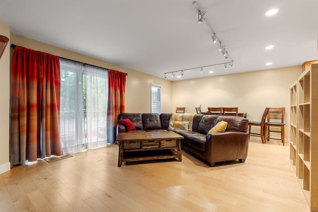 24 N Stone Mill Dr # 1112, Dedham MA 02026 photo 6