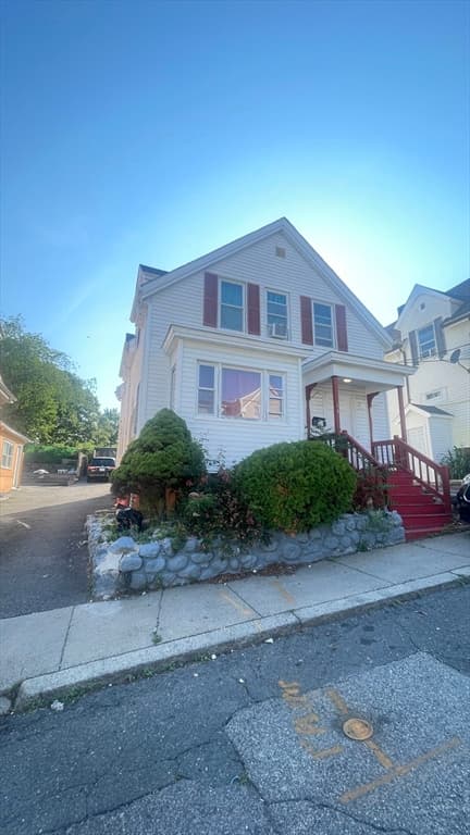 14 Union Ct, Lynn MA 01902