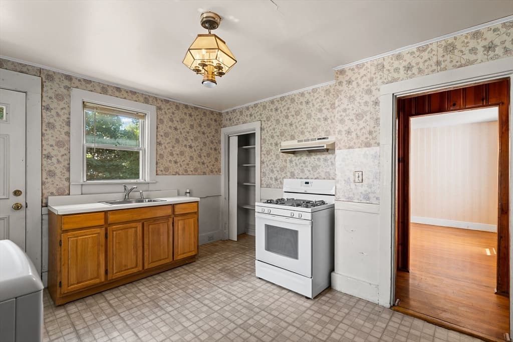 Single Family Residence at 22-24 Greenview Avenue, Boston MA 02130, photo 7 of 41
