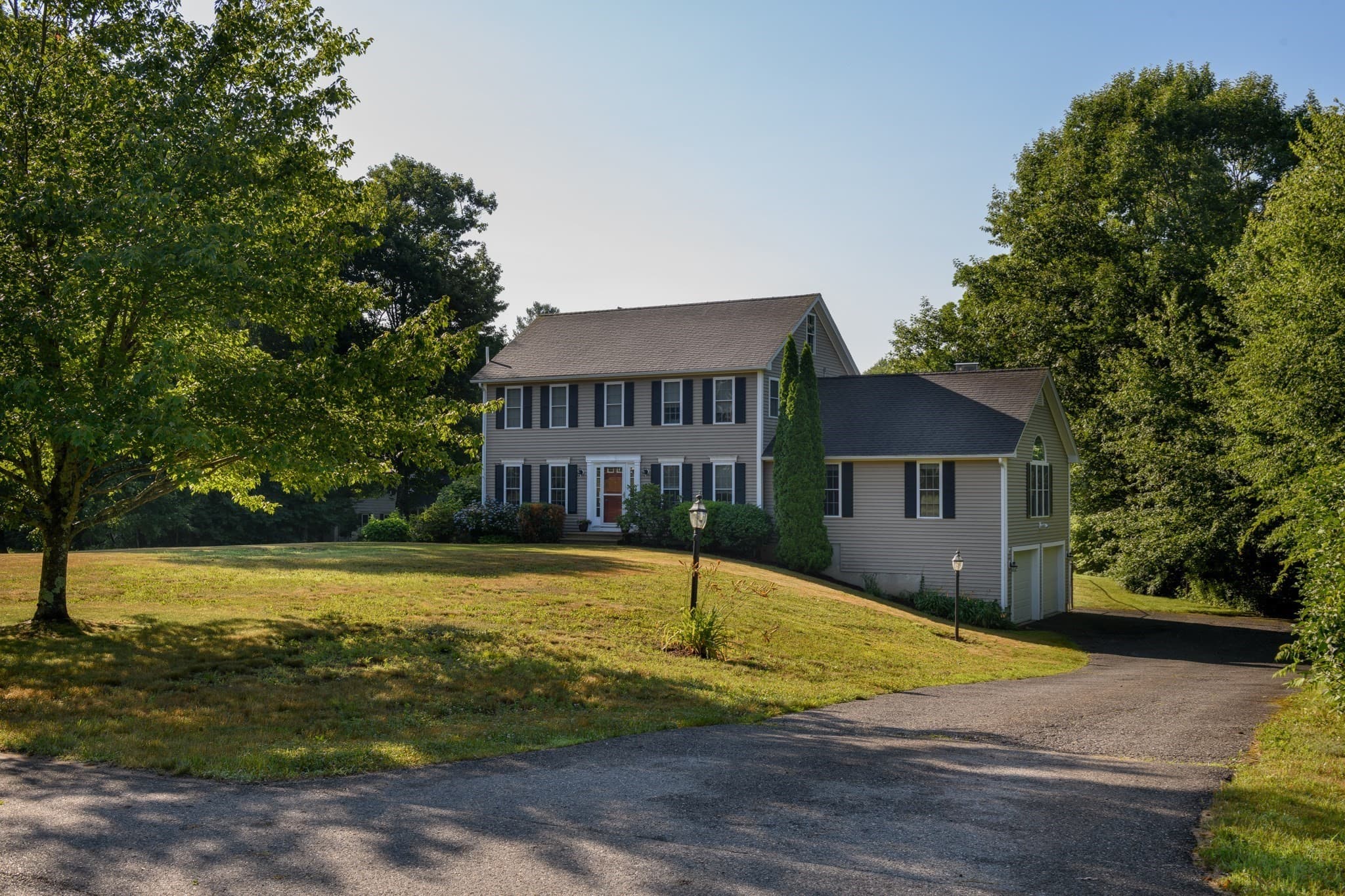 Single Family Residence at 9 Cameron Drive, Rutland MA 01543, photo 2 of 33