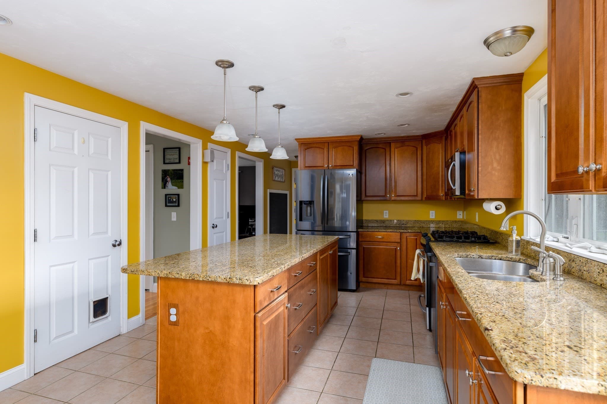 Single Family Residence at 9 Cameron Drive, Rutland MA 01543, photo 5 of 33