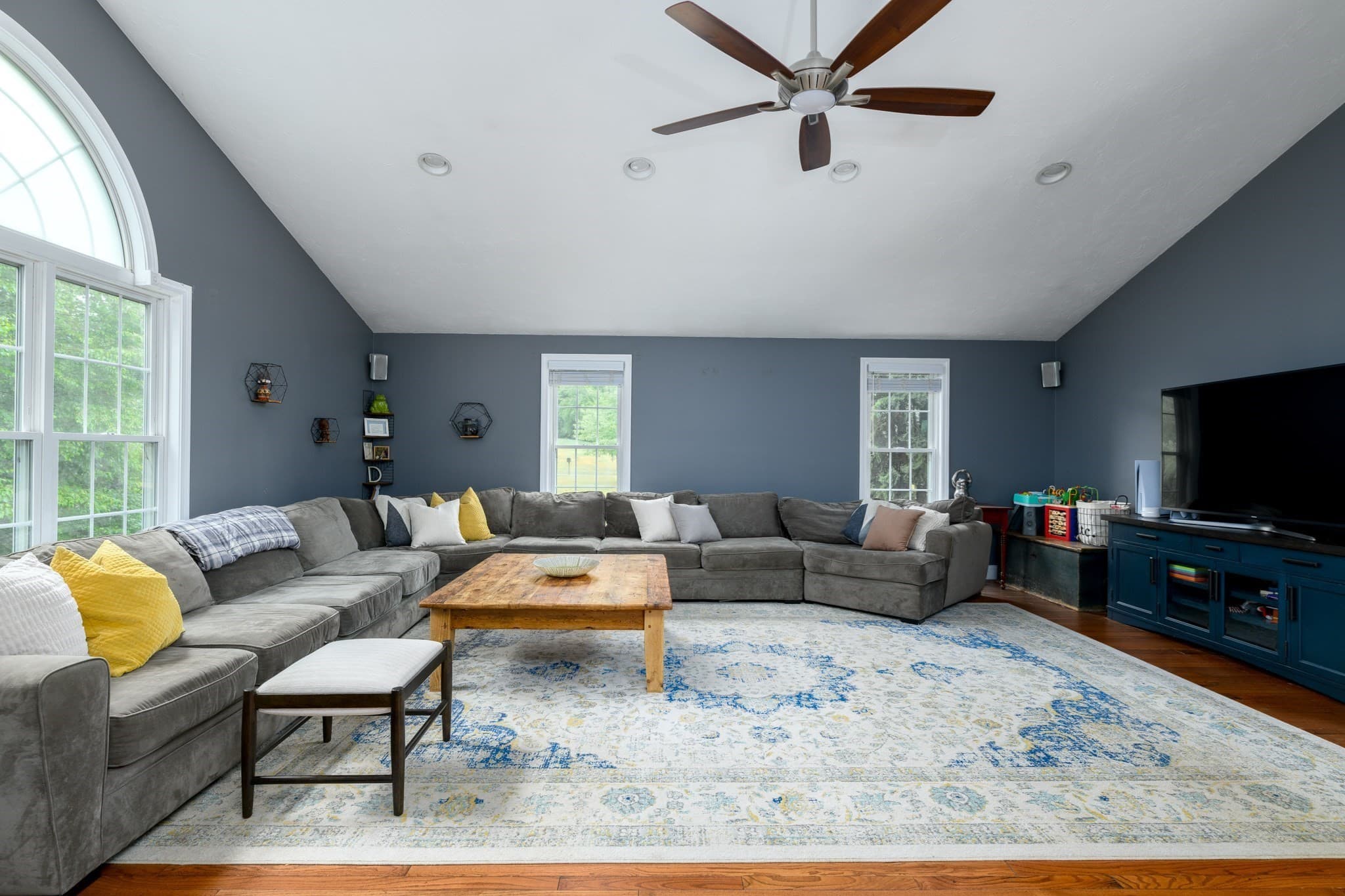 Single Family Residence at 9 Cameron Drive, Rutland MA 01543, photo 9 of 33