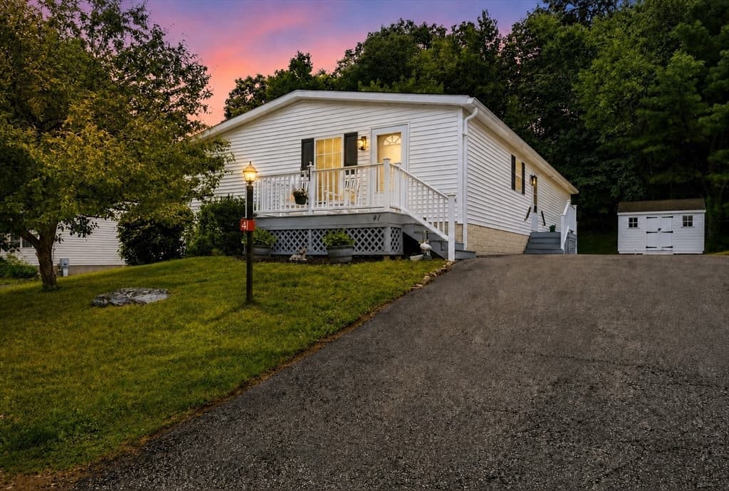 Mobile Home at 41 Deer Run, Brookfield MA 01506, Brookfield, photo 2 of 21