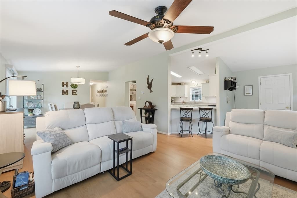 Mobile Home at 41 Deer Run, Brookfield MA 01506, Brookfield, photo 6 of 21
