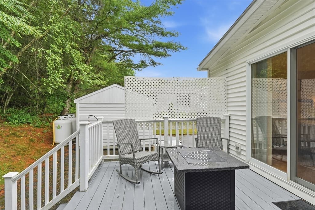 Mobile Home at 41 Deer Run, Brookfield MA 01506, Brookfield, photo 17 of 21