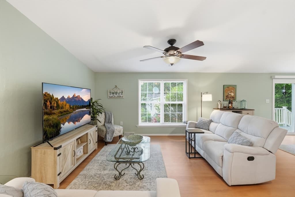 Mobile Home at 41 Deer Run, Brookfield MA 01506, Brookfield, photo 5 of 21