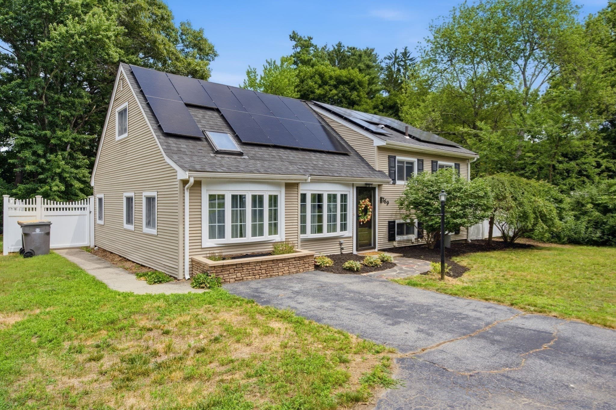 Single Family Residence at 769 Potter Rd, Framingham MA 01701, Framingham, photo 2 of 37