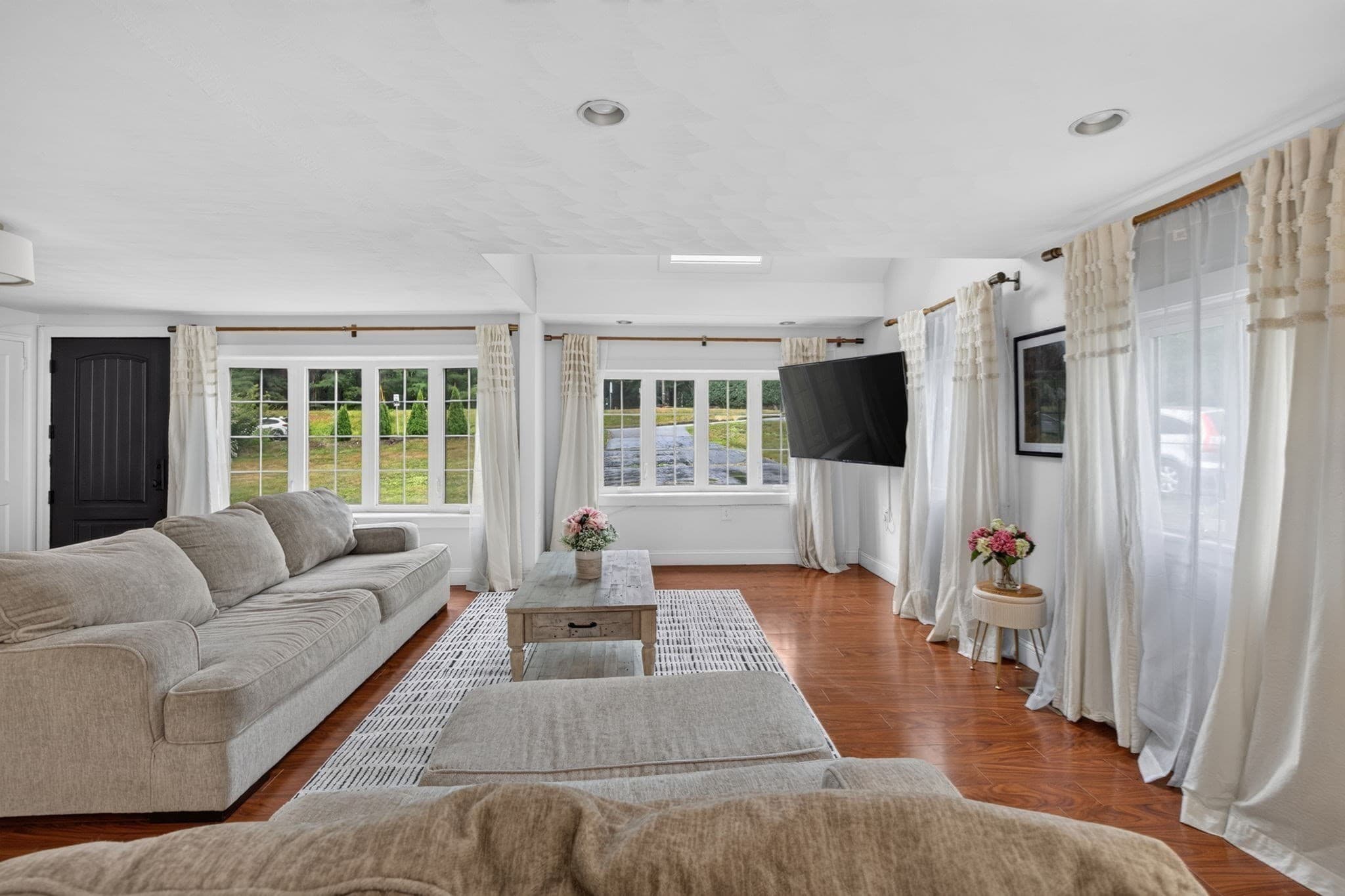 Single Family Residence at 769 Potter Rd, Framingham MA 01701, Framingham, photo 5 of 37