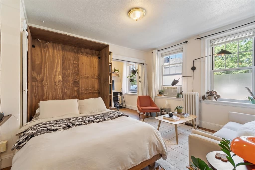 Condominium at 120 Riverway # 4, Boston MA 02215, Boston, photo 2 of 26