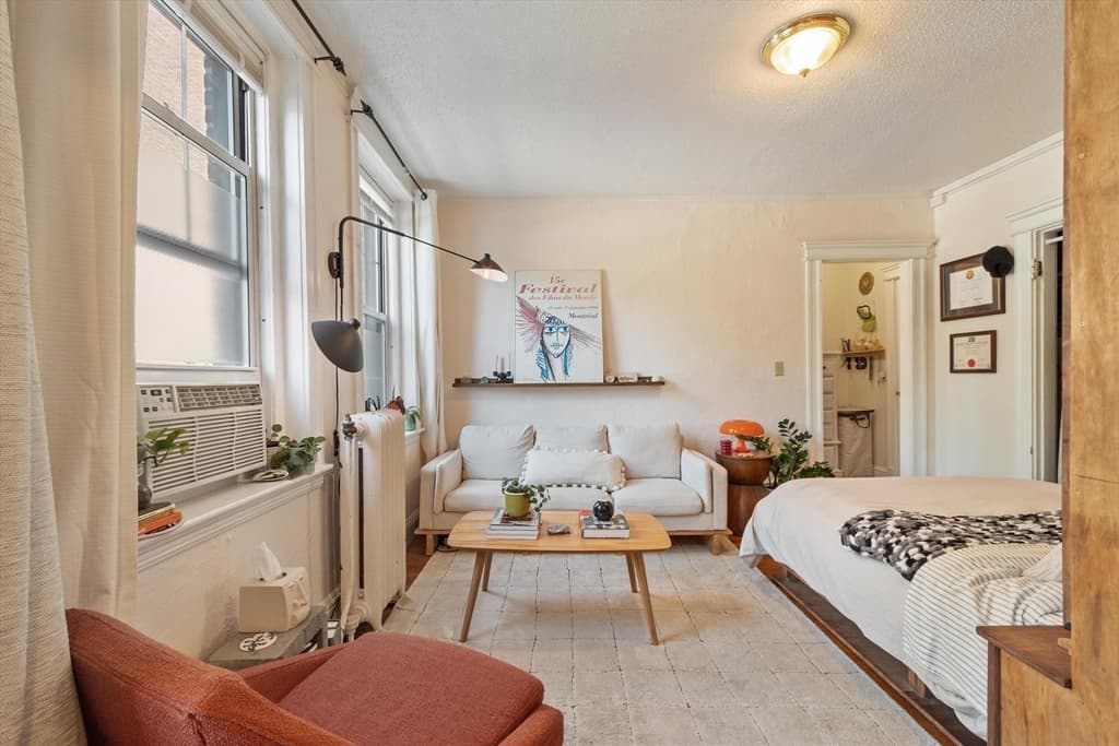 120 Riverway # 4, Boston MA 02215
