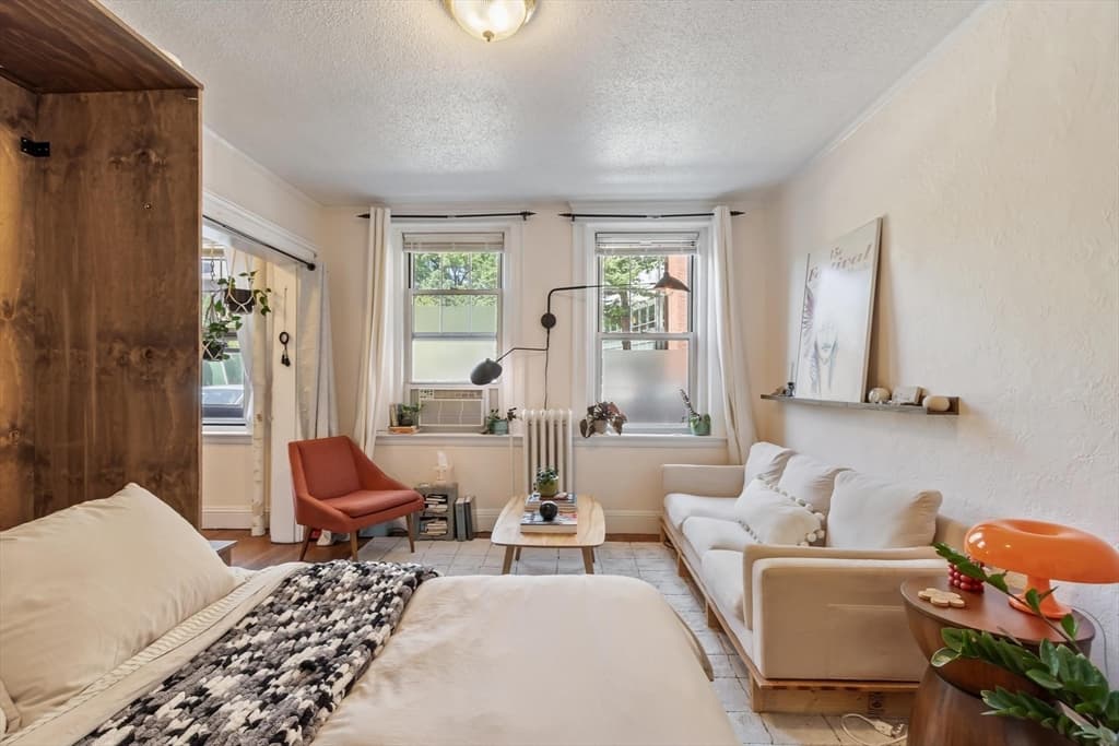 Condominium at 120 Riverway # 4, Boston MA 02215, Boston, photo 9 of 26