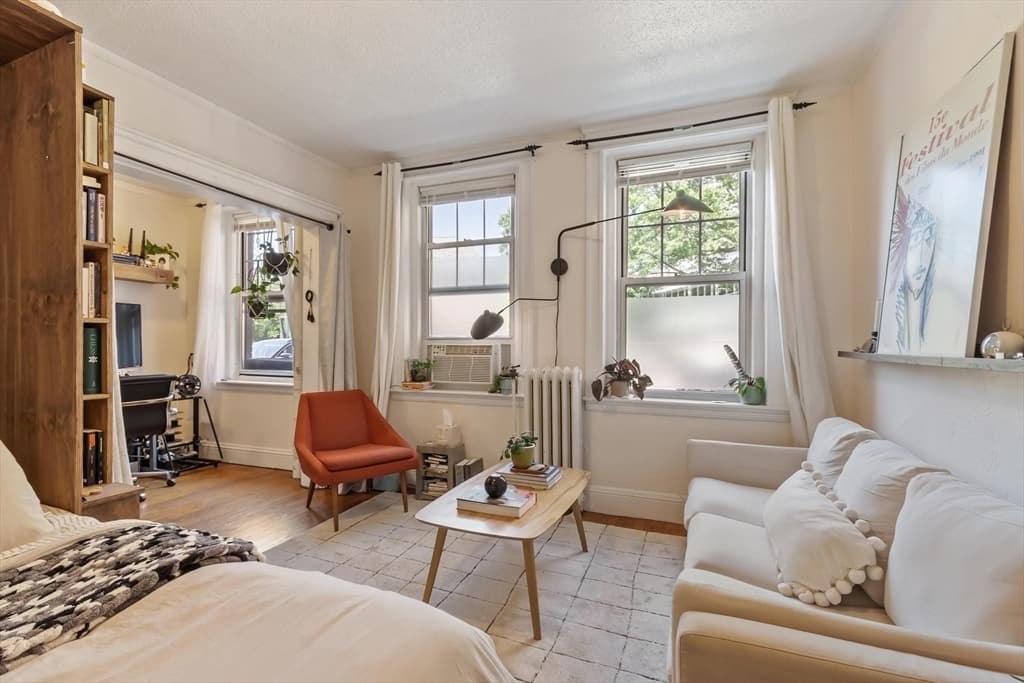 Condominium at 120 Riverway # 4, Boston MA 02215, Boston, photo 10 of 26