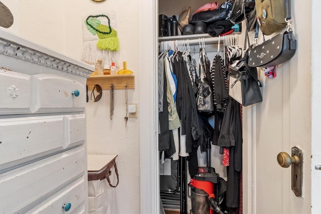 Condominium at 120 Riverway # 4, Boston MA 02215, Boston, photo 14 of 26