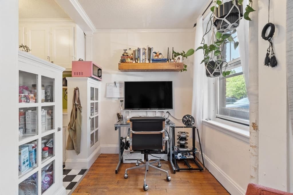 Condominium at 120 Riverway # 4, Boston MA 02215, Boston, photo 8 of 26