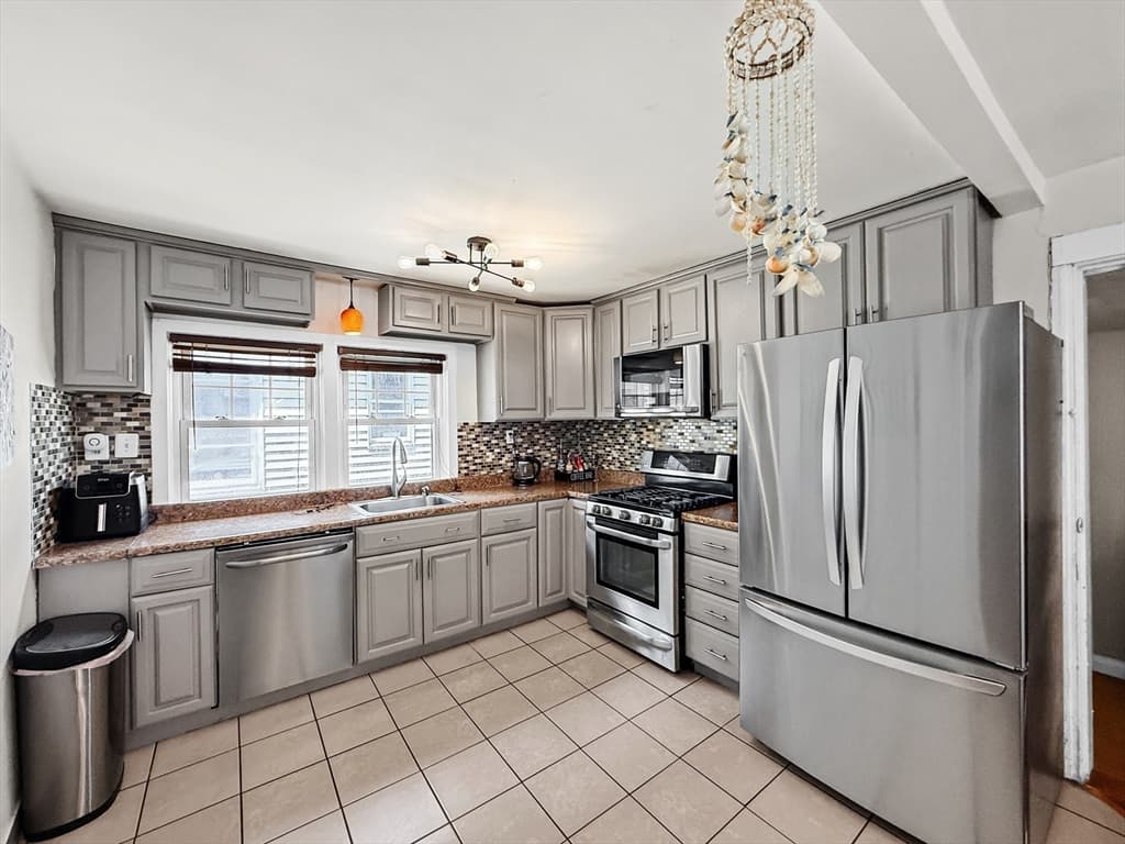 76 Baldwin Ave, Everett MA 02149 photo 5