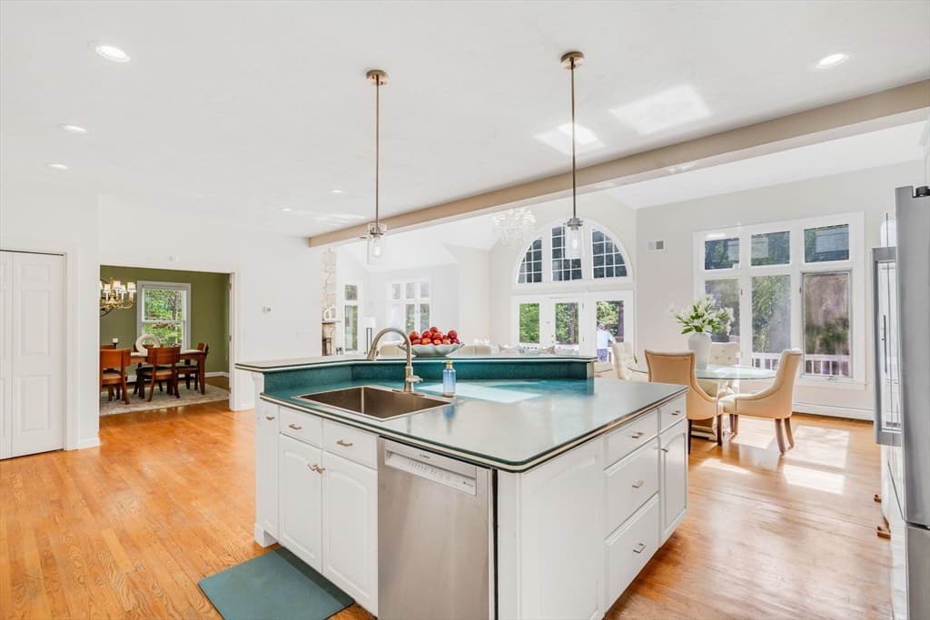 153 Walpole St, Dover MA 02030 photo 8