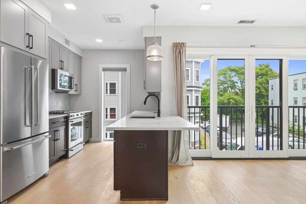 Condominium at 287 Maverick St # U202, Boston MA 02128, Boston, photo 7 of 24