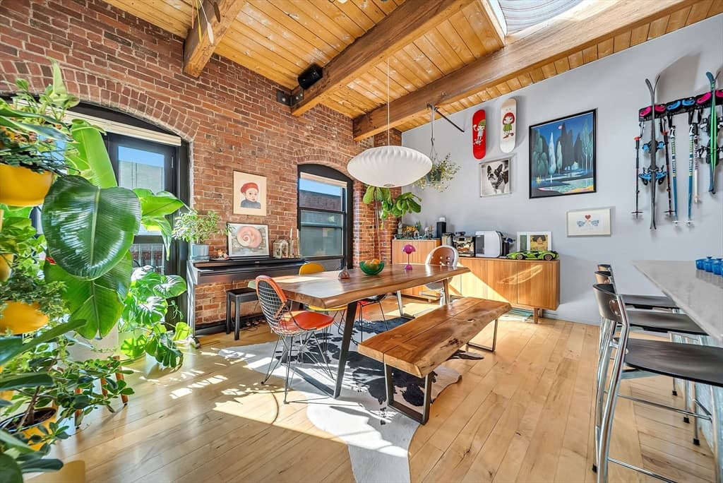 21 Wormwood St # 620, Boston MA 02210