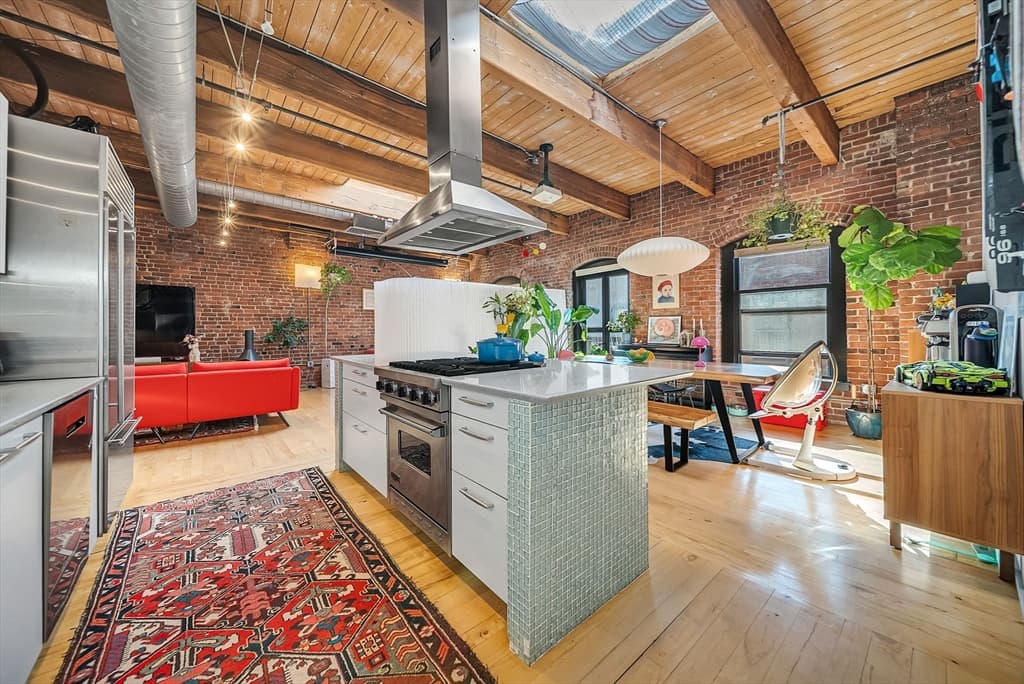 Condominium at 21 Wormwood St # 620, Boston MA 02210, Boston, photo 5 of 32