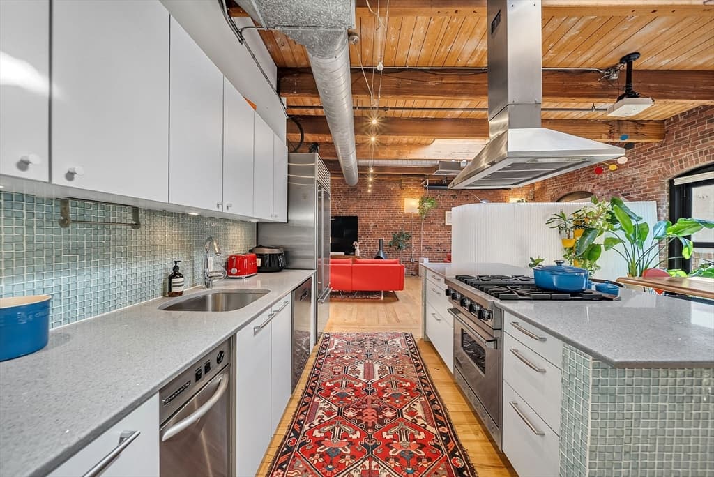 Condominium at 21 Wormwood St # 620, Boston MA 02210, Boston, photo 4 of 32