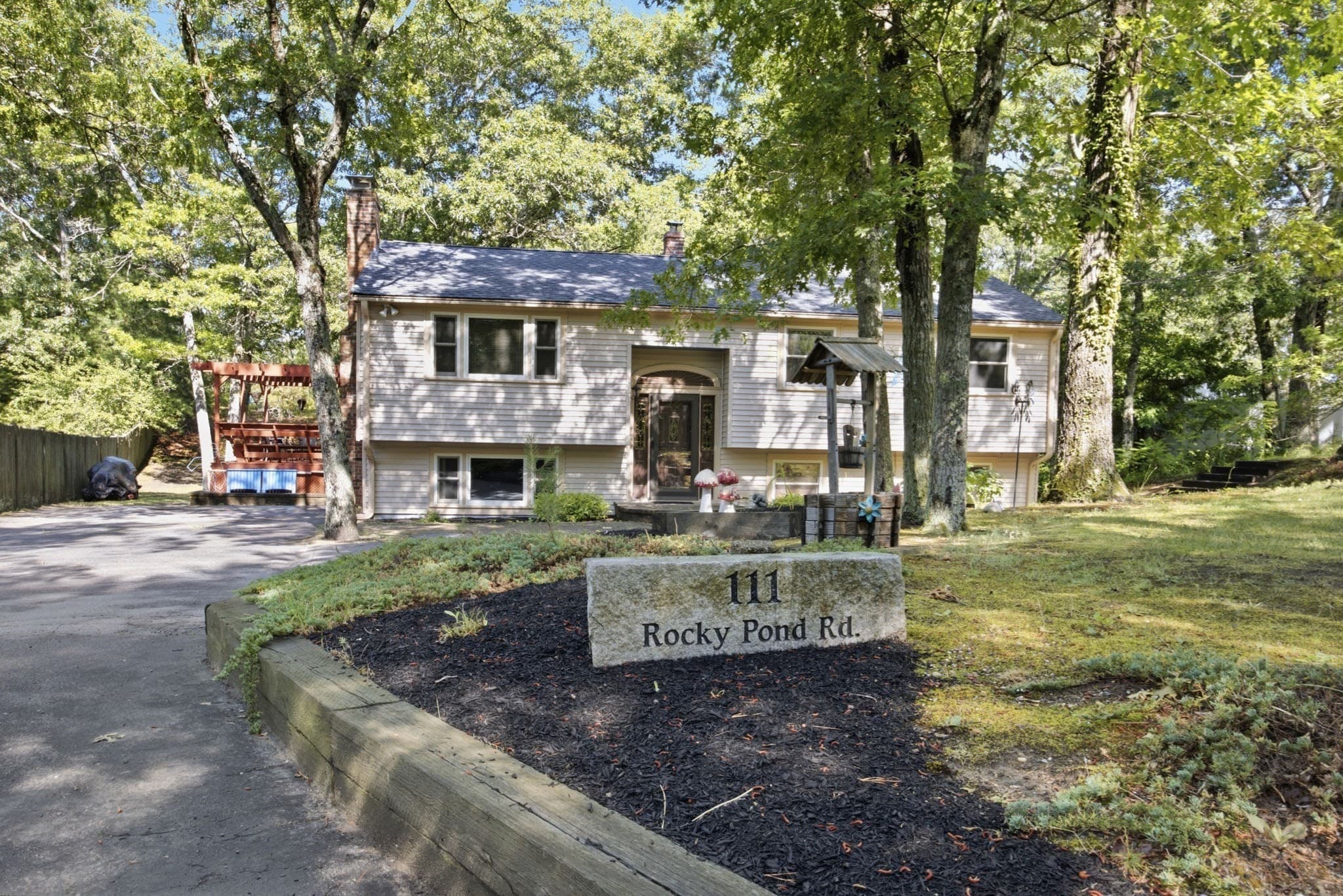 111 Rocky Pond Rd, Plymouth MA 02360