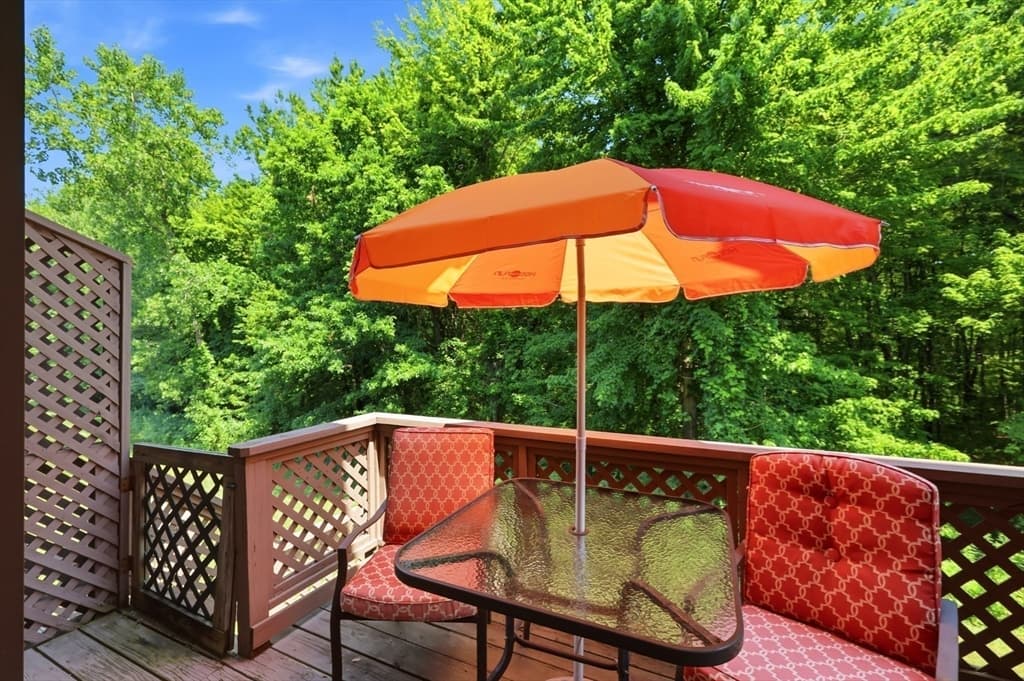 Condominium at 43 Dogwood Ln # 43, Agawam MA 01001, photo 13 of 28