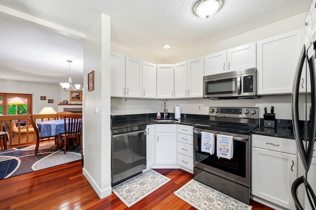Condominium at 43 Dogwood Ln # 43, Agawam MA 01001, photo 7 of 28