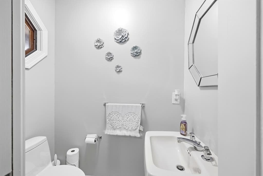 Condominium at 43 Dogwood Ln # 43, Agawam MA 01001, photo 5 of 28