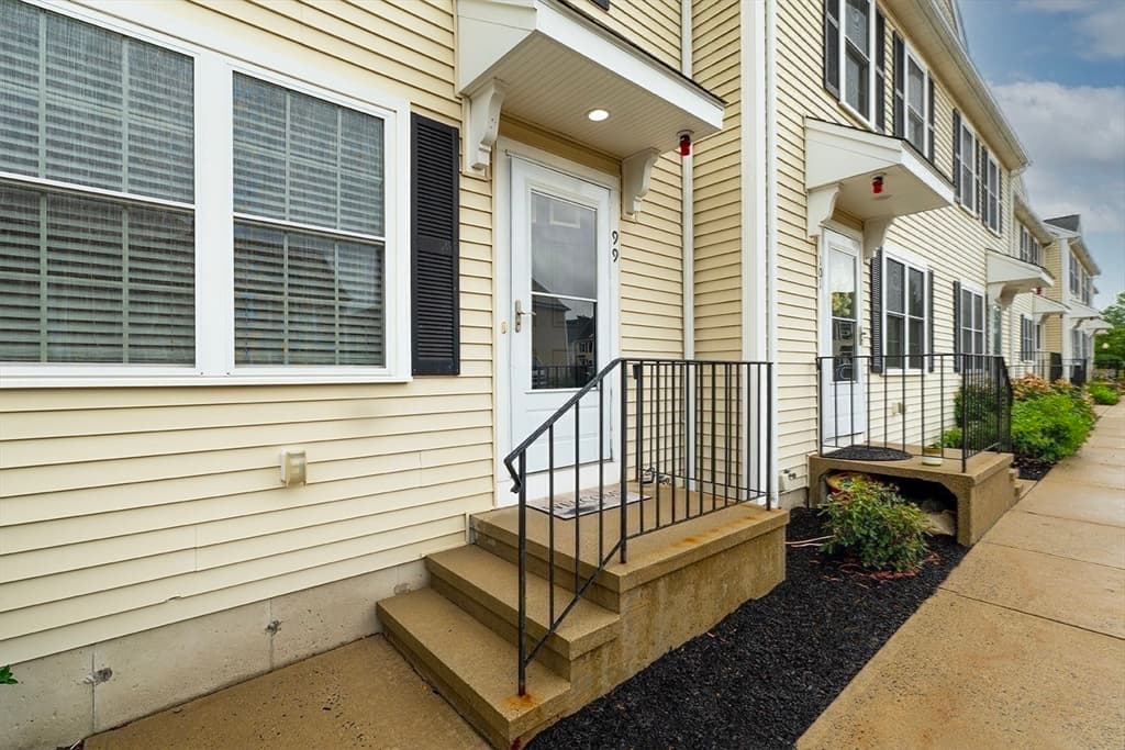 Condominium at 99 Boxberry Ln # 99, Rockland MA 02370, Rockland, photo 23 of 25