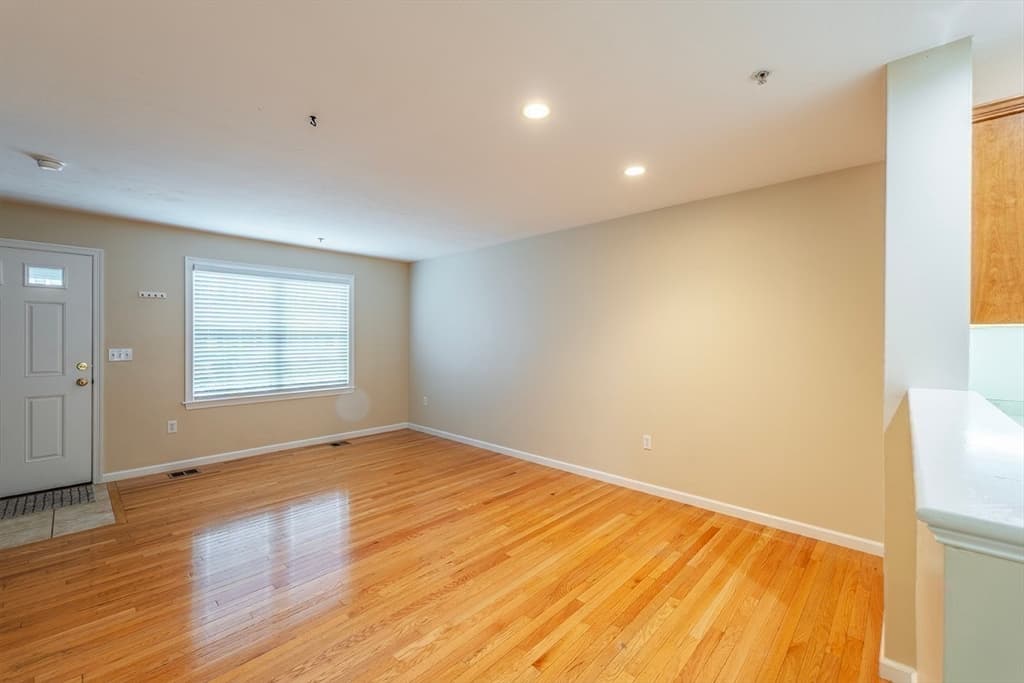Condominium at 99 Boxberry Ln # 99, Rockland MA 02370, Rockland, photo 17 of 25