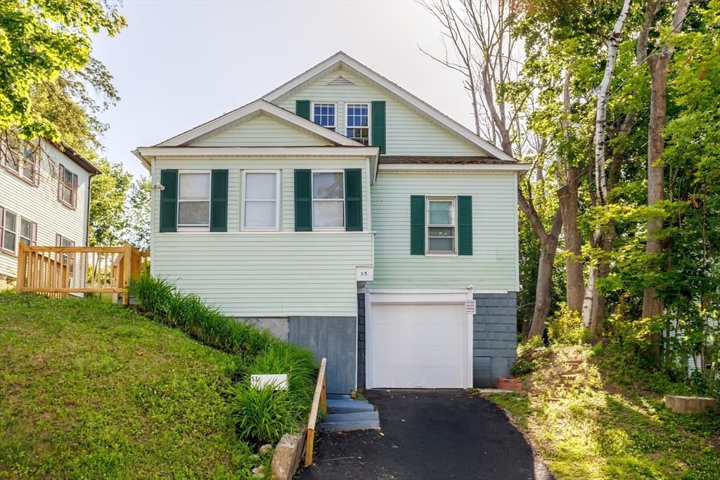 53 Peabody St, Gardner MA 01440 photo 2