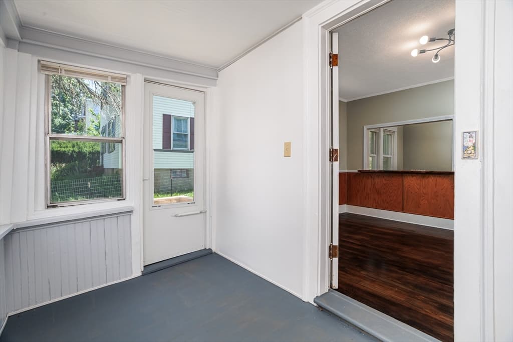 53 Peabody St, Gardner MA 01440 photo 5