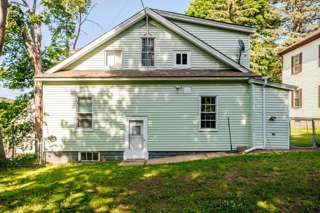 53 Peabody St, Gardner MA 01440 photo 39