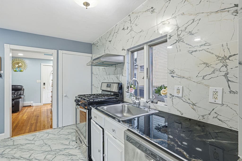 20 Bell St, Quincy MA 02169 photo 12
