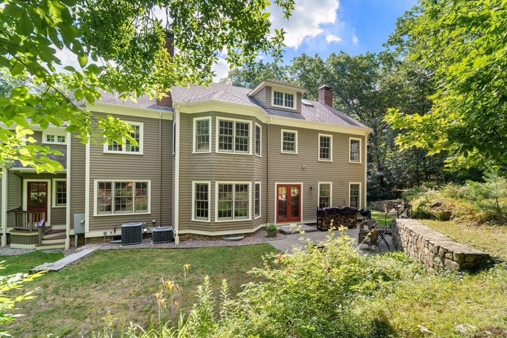 32 Perry Lane, Weston MA 02493 photo 2
