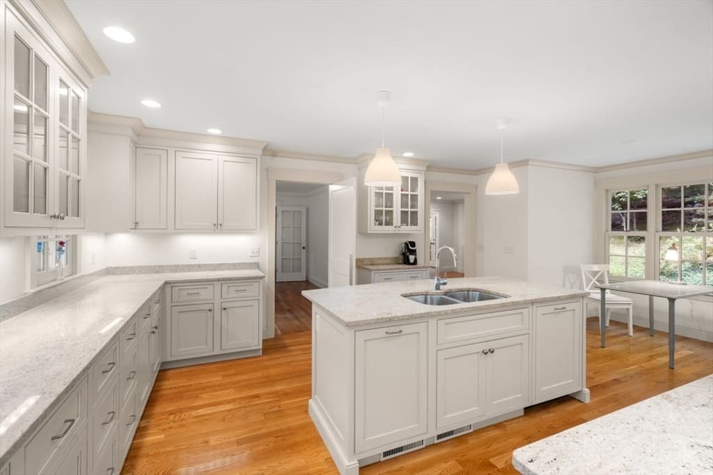 32 Perry Lane, Weston MA 02493 photo 10