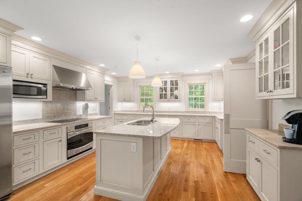32 Perry Lane, Weston MA 02493 photo 8