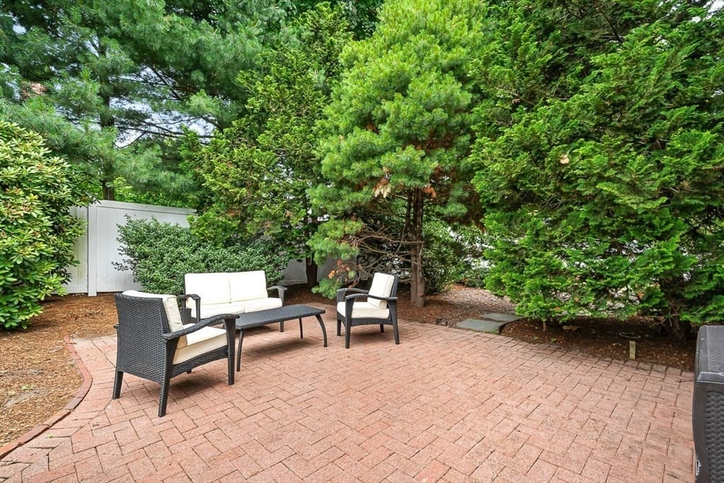 296 Linden St., Wellesley MA 02481 photo 27