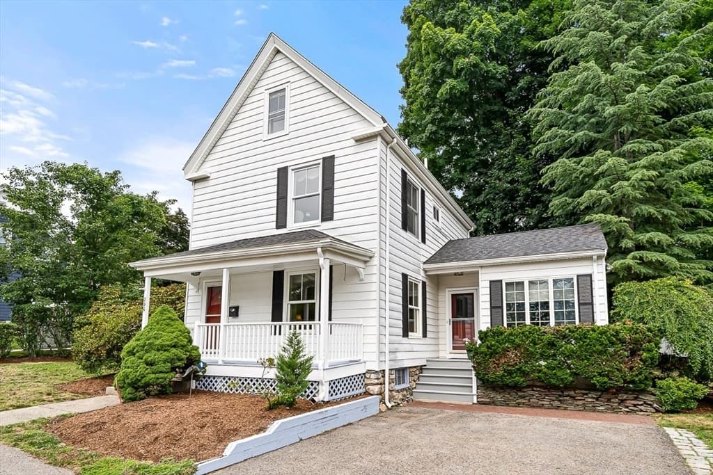 296 Linden St., Wellesley MA 02481 photo 2
