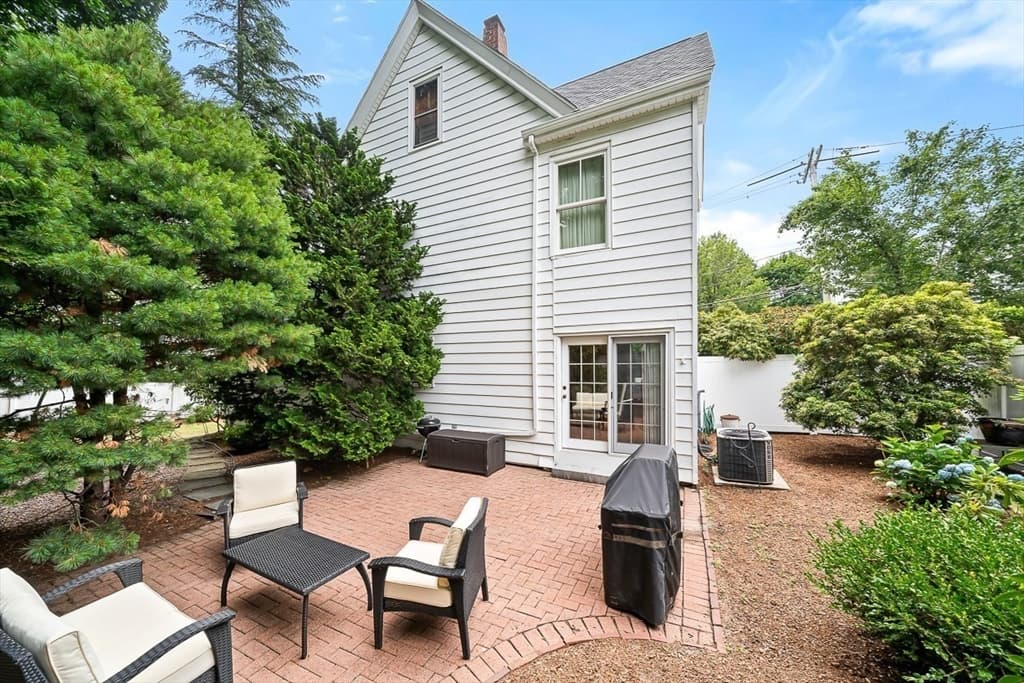 296 Linden St., Wellesley MA 02481 photo 26