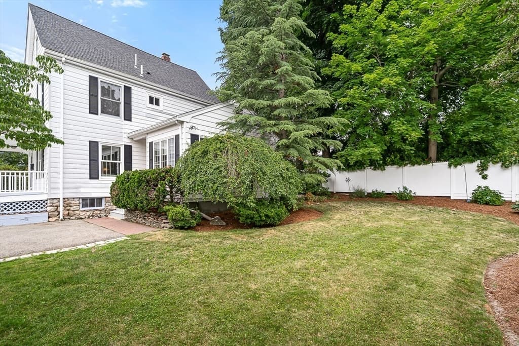 296 Linden St., Wellesley MA 02481 photo 28