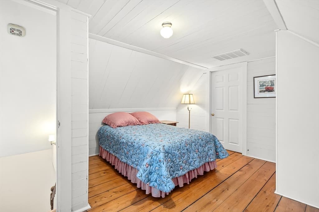 296 Linden St., Wellesley MA 02481 photo 24