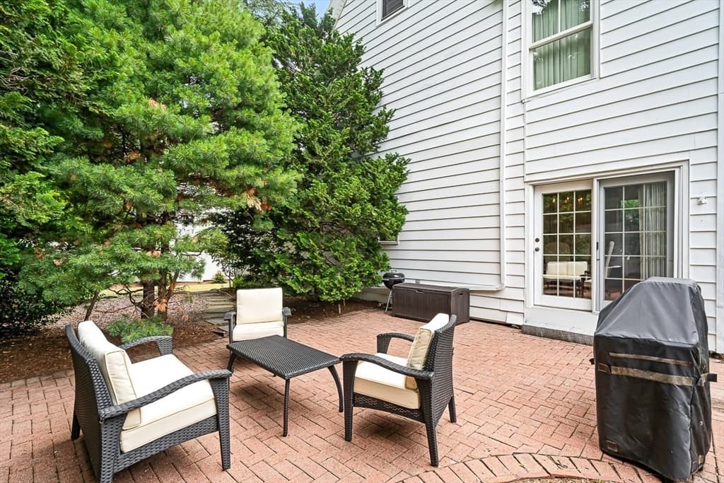 296 Linden St., Wellesley MA 02481 photo 25