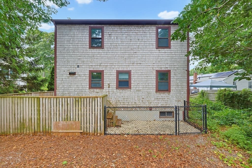 Single Family Residence at 708 Rocky Hill Rd, Plymouth MA 02360, Plymouth, photo 6 of 36