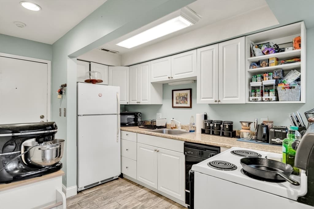 Condominium at 356-358 Main Street # 1, Boston MA 02129, Boston, photo 17 of 38