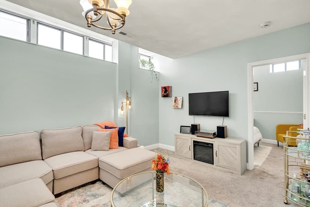Condominium at 356-358 Main Street # 1, Boston MA 02129, Boston, photo 3 of 38