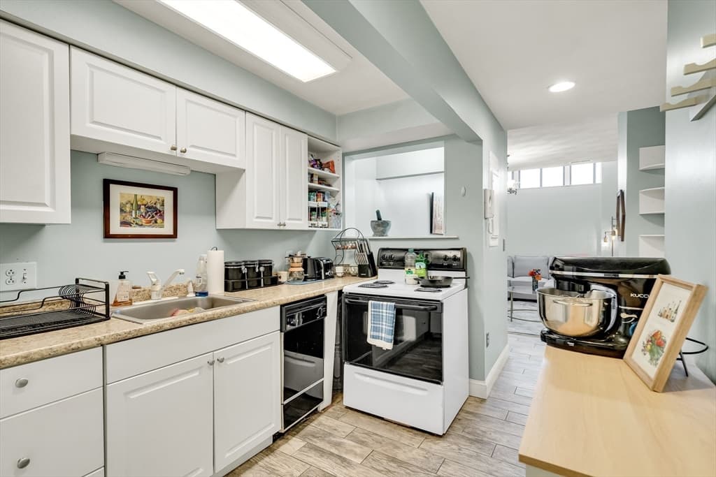 Condominium at 356-358 Main Street # 1, Boston MA 02129, Boston, photo 5 of 38