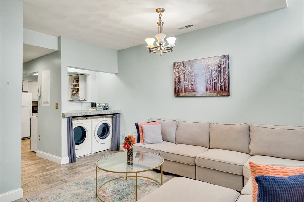 Condominium at 356-358 Main Street # 1, Boston MA 02129, Boston, photo 9 of 38